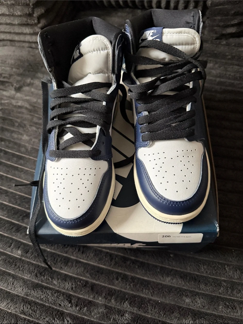 Nike iconic mid